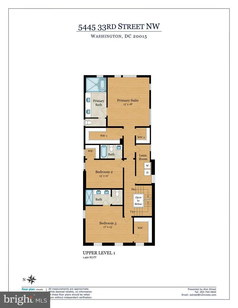 Upper level floor plan showing bedrooms and bathrooms