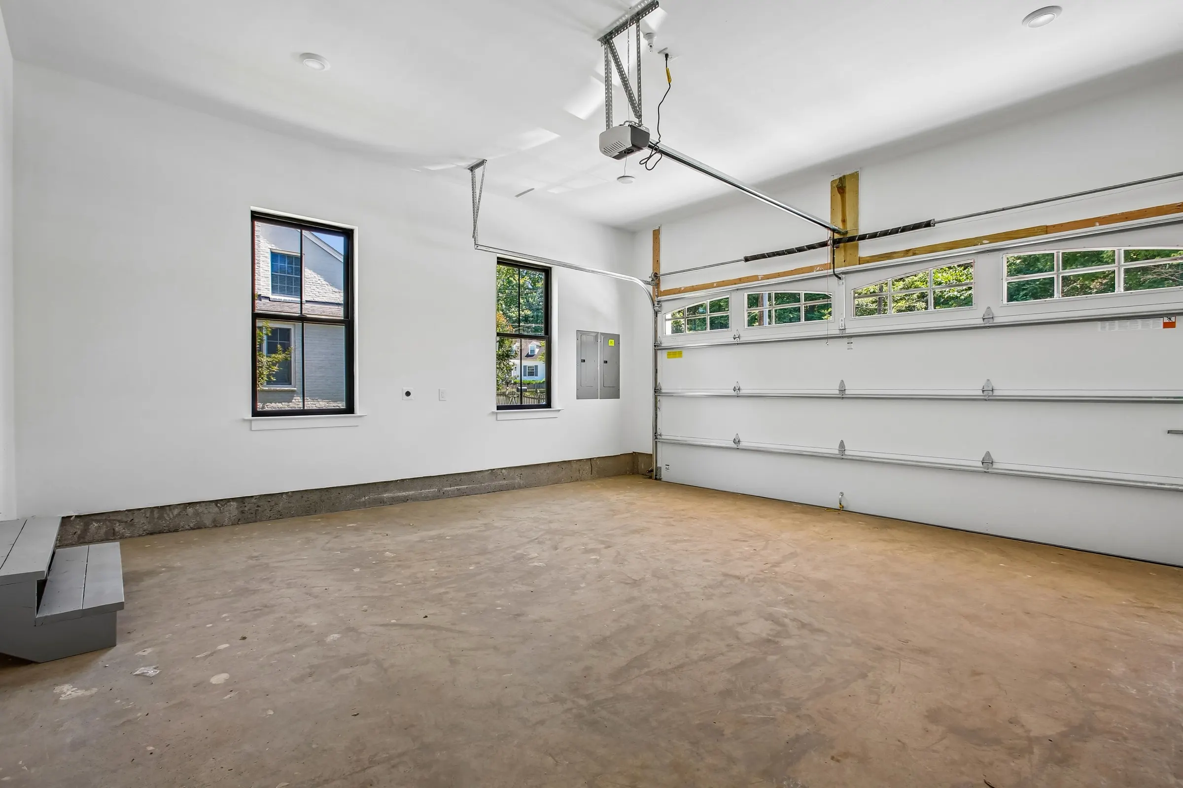 Garage at 6003 Melvern Dr
