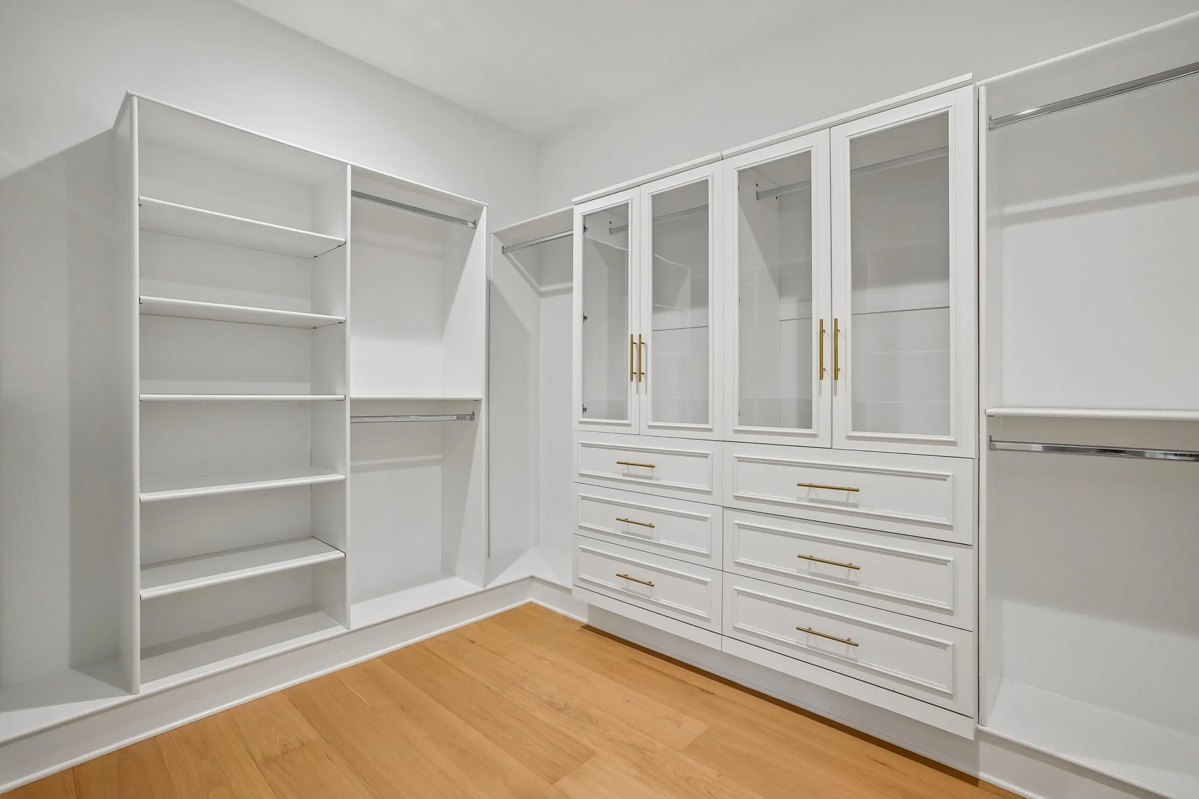 Walk in closet at 6003 Melvern Dr
