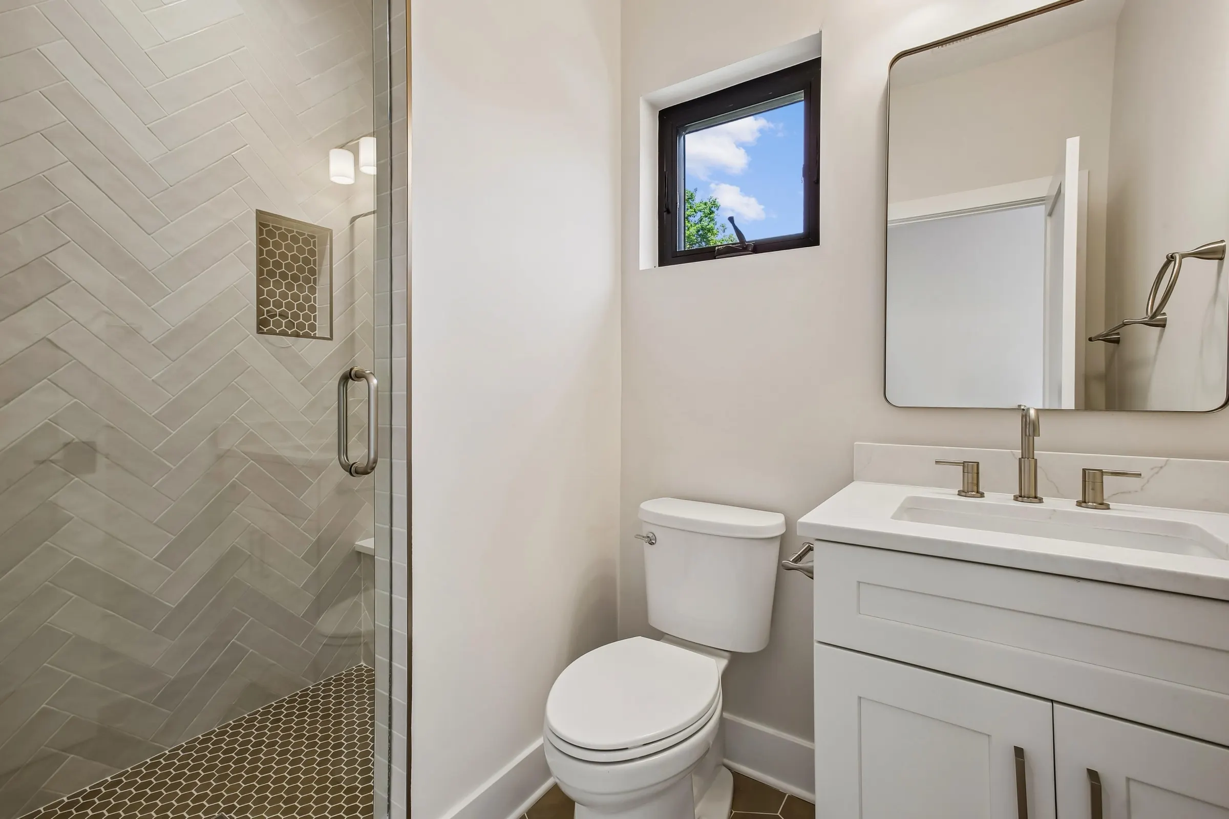 Bath at 6003 Melvern Dr