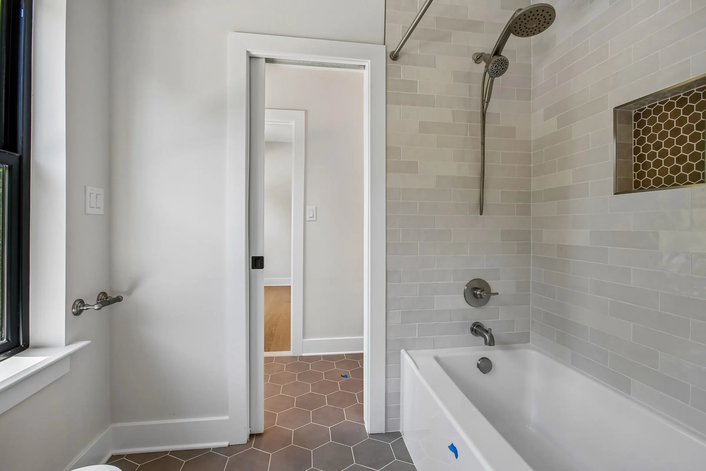 Bath at 6003 Melvern Dr