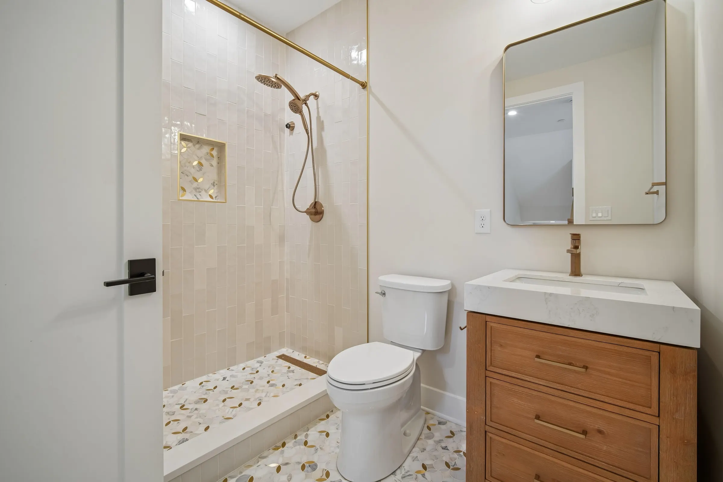 Bath at 6003 Melvern Dr