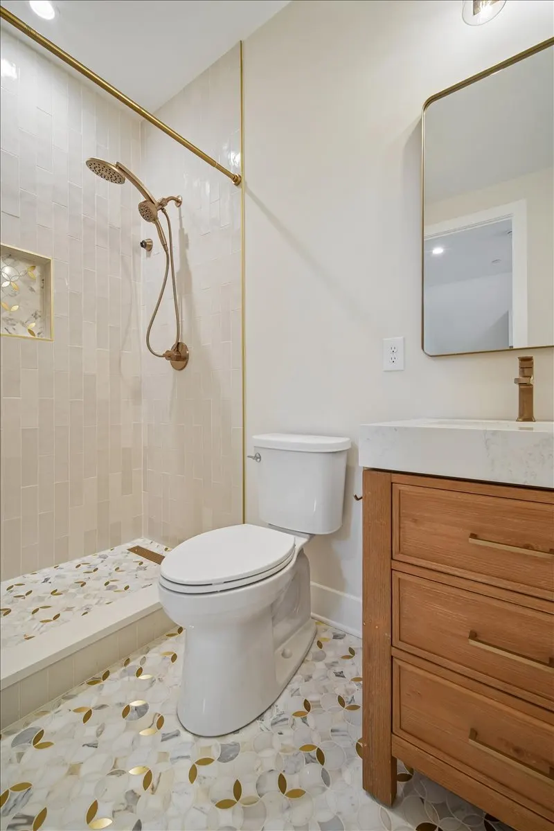 Bath at 6003 Melvern Dr