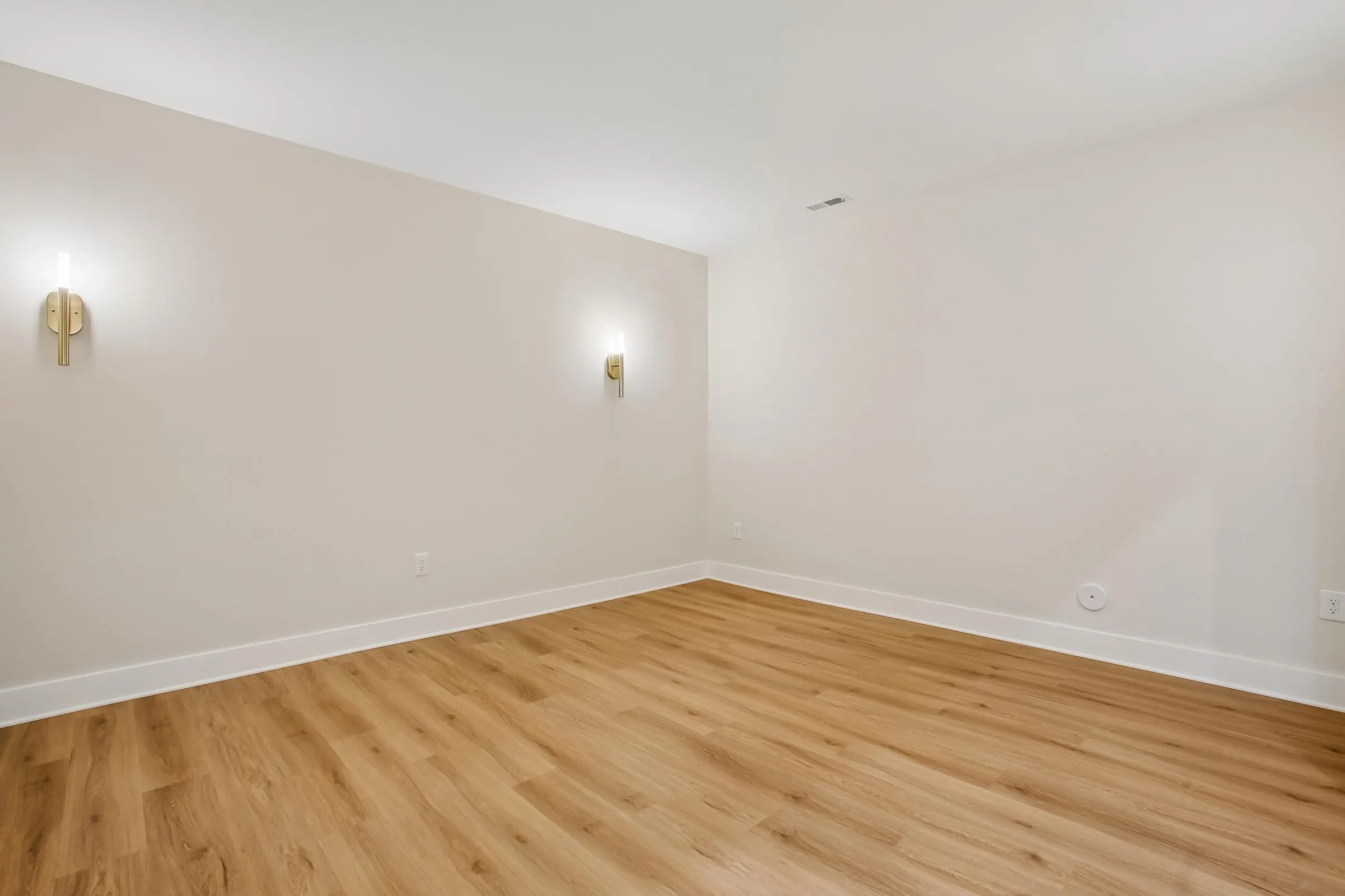 Bonus room at 6003 Melvern Dr