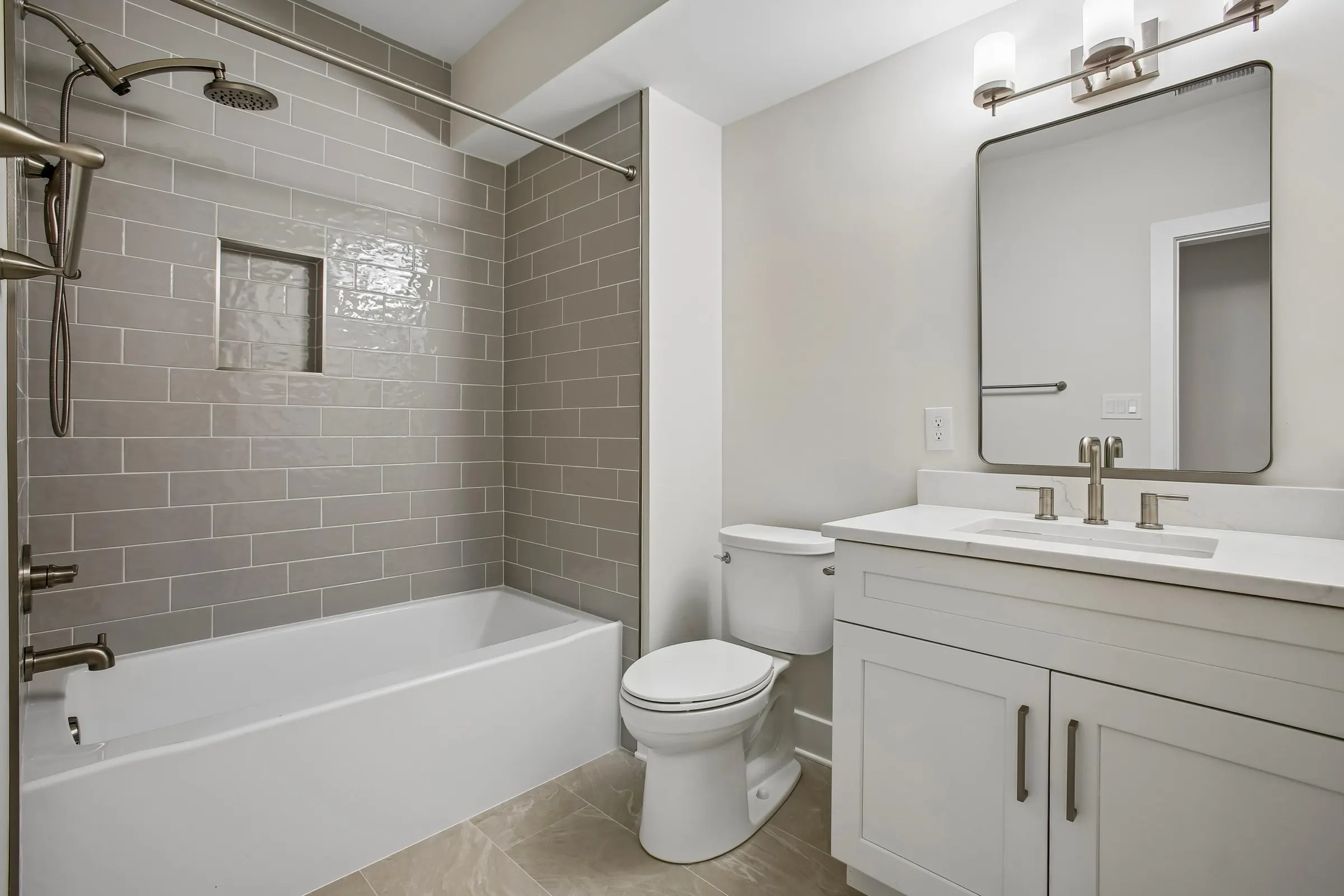 Bath at 6003 Melvern Dr